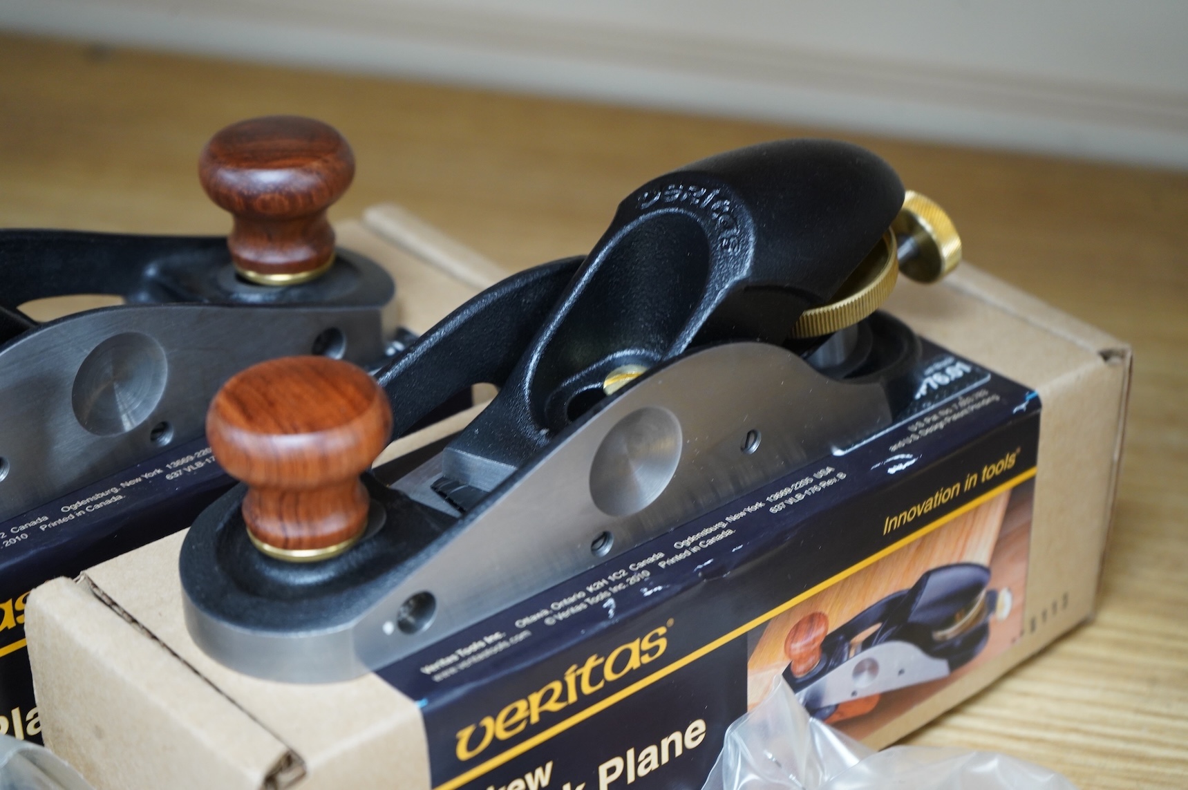 A pair of boxed Veritas Tools skew block planes (left hand and right hand) with paperwork (05P 77.01 and 05P76.01)